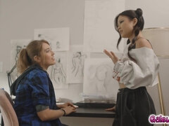 アジア人, 舐める尻, 顔面騎乗, 眼鏡, パーティ, ピグテール, スパンキング, おもらし