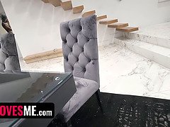 Anal, Gros cul, Sucer une bite, Éjaculation interne, Queue, Conversation vulgaire, Doigter, Jouets