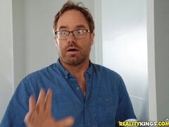 Enthousiasteling, Slaapkamer, Voeten, Fetisj, Handbeurt, Likken, Masturbatie, Natuurlijke tieten