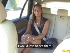 Sucer une bite, Voiture, Mignonne, En levrette, Seins naturels, De plein air, Pov