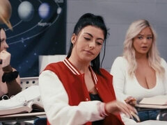 Gros cul, Doigter, Lingerie, Masturbation, Chatte, Rasée, Dénudage, Nénés