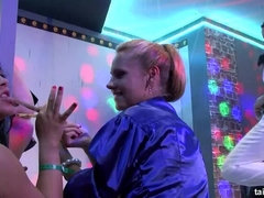 Schwarz, Bekleidet, Tanzen, Lesbisch, Orgie, Pornostars, Satin, Nass