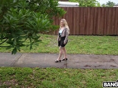 Grosser arsch, Blasen, Kehlenfick, Interrassisch, Natürlichen titten, Muschi, Realität, Tittenfick