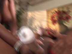 Schwarz, Fesselspiele, Braunhaarige, Dildo, Küssen, Piercing, Rock, Hintern versohlen