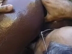 Grote lul, Bruinharig, Sperma shot, Sperma in gezicht, Fetisj, Brillen, Likken, Kut duiken