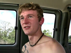 Blindfolded amateur blown by gay dude for cash