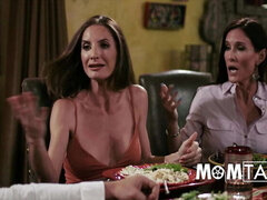 デカパイ, フェラチオ, 家族, 淫乱熟女, 母, 義母, 驚き, 三人