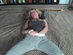 Amateur, Blonde, Masturbation, Mature, Mère que j'aimerais baiser, Maman, Pisser, Chatte