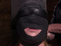 Amarrada, Brutal, Dominación, Penetracion con dedos, Humillación, Pequeña, Castigada, Coño