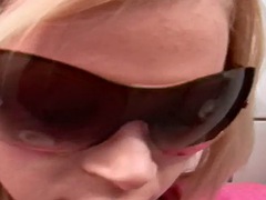 Amateur, Blonde, En gros plan de très près, Branlette thaïlandaise, Pov, Pute, Nénés, Toilettes