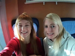 Enthousiasteling, Blond, Gek, Hd, Lesbisch, Masturbatie, Gezichtspunt, Tieten likken