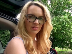 Amateur, Rubia, Mamada, Coche, Estilo perrito, Al aire libre, Pov, Apretado