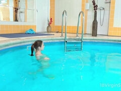 18 jahre, Tussi, Braunhaarige, Aufs gesicht abspritzen, Lecken, Muschi, Dürr, Jungendliche (18+)