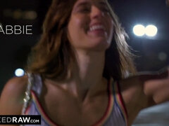 Kont, Sperma in gezicht, Interraciaal, Likken, Kut duiken, Roodharige vrouw, Rijden, Trio