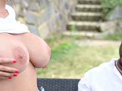 Anaal, Grote mammen, Zwart, Pijpbeurt, Handbeurt, Masturbatie, Gezichtspunt, Tieten likken