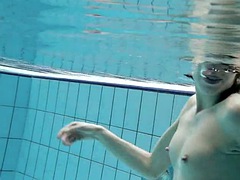 Mooi, Grote mammen, Bruinharig, Erotisch, Biljart, Openbaar, Tiener, Tieten likken