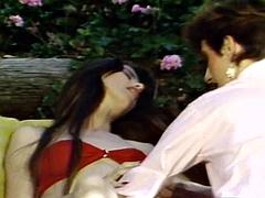 Брюнетки, Лесбиянка, Зрелые, На публике, Сиськи, Винтаж