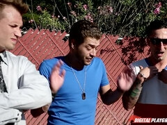 Arsch, Blasen, Hundestellung, Latina, Zierlich, Realität, Kurzes haar, Tätowierung