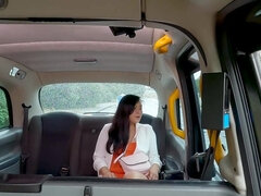 Большие сиськи, Минет, Брюнетки, Грязь, Натуральные, Оргазм, От первого лица, На публике