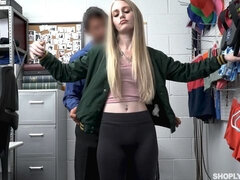 Blondine, Blasen, Geschnappt, Hundestellung, Handjob, Dürr, Entkleiden, Jungendliche (18+)