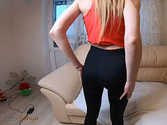 Sporty bitch Sonya does ass fucking exercises in leggins with her boyfriend