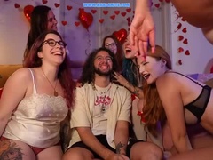 Blasen, Dildo, Gruppensex, Hardcore, Lesbisch, Natürlichen titten, Party, Muschi