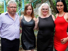 Verga grande, Mamada, Morena, Corridas faciales, Sexo duro, Al aire libre, Pov, Público