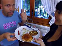 Анальный секс, Азиатки, Минет, На кухне