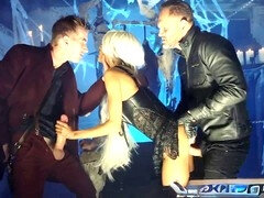 Sucer une bite, Tatouage, Adolescente, Plan cul à trois