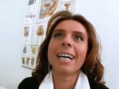 Gros seins, Gode, Médecin, Fétiche, Allemand, Masturbation, Pisser, Jouets