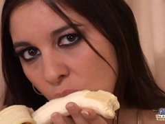 Arschlecken, Bikini, Braunhaarige, Kehlenfick, Fingern, Jungendliche (18+)
