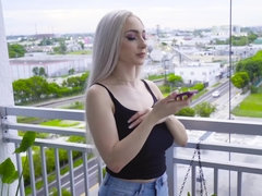 Grosser arsch, Grosse titten, Blondine, Bus, Hundestellung, Aufs gesicht abspritzen, Selbstgemacht, Natürlich