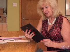 Gros seins, Blonde, Talons, Masturbation, Bureau, Chatte, Rasée, Professeur