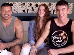 素人, アナル, デカ尻, フェラチオ, 手コキする, 異人種間, 赤毛, 三人