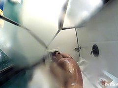 Sexy MILF Kirsten takes a shower