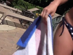 Красотки, Большие сиськи, Брюнетки, Массаж, Мастурбация, На публике, Соло, Молоденькие