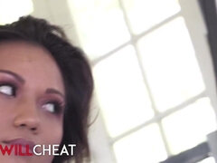 Lieveling, Grote mammen, Blond, Pijpbeurt, Stel, Interraciaal, Moeder die ik wil neuken, Klein