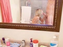 Blonde, Sucer une bite, Frère, Preservatif, Éjaculer dans la bouche, Culottes ou slips, Cheveux courts, Tabou