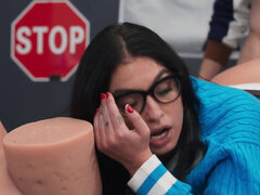 Брюнетки, Игрушки, Влажная