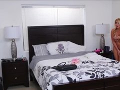 Grosse bite, Blonde, Sucer une bite, Éjaculer dans la bouche, En levrette, Chatte, Fils, Vibromasseur