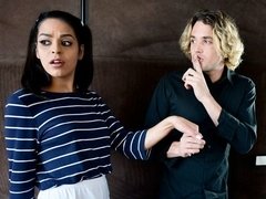 Noire, Sucer une bite, Brunette brune, En levrette, Poilue, Hard, Interracial, Nénés