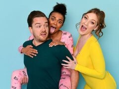 Arsch, Grosse titten, Schwarz, Hundestellung, Schwarz, Frau frau mann, Jungendliche (18+), Flotter dreier