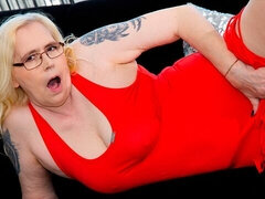 Leie, Grosser arsch, Grosser schwanz, Grosse titten, Hundestellung, Masturbation, Reif, Tätowierung