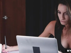 Cul, Chambre à dormir, Gros seins, Brunette brune, Tromperie, Tir de sperme, Queue, Chevaucher