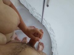 デカチン, フェムドム, ドイツ人, シゴき, 自然山雀, ヌード, シャワー, オッパイの