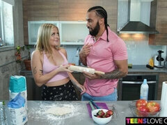 Gorgeous blonde chick Jill Taylor likes fucking with a big cock