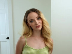 18 ans, Sucer une bite, Tir de sperme, Branlette thaïlandaise, Léchez, Lingerie, Actrice du porno, Adolescente