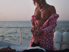 Бикини, В машине, Платье, На природе, Душ, Сиськи, Винтаж, Влажная