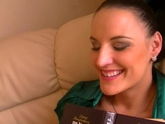 Leie, Fingern, Fußfetisch, Pissen, Solo, Titten, Spielzeuge, Vibrator