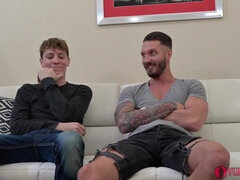 Arsch, Grosser schwanz, Klassisch, Doppelpenetration, Aufs gesicht abspritzen, Hd, Milf, Strümpfe